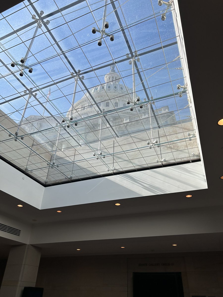 #bus1 in the Capitol Rotunda on our walking tour <a href="/ClaggettMCS/">Claggett MCS</a> <a href="/MrCondit/">Brian Condit</a>