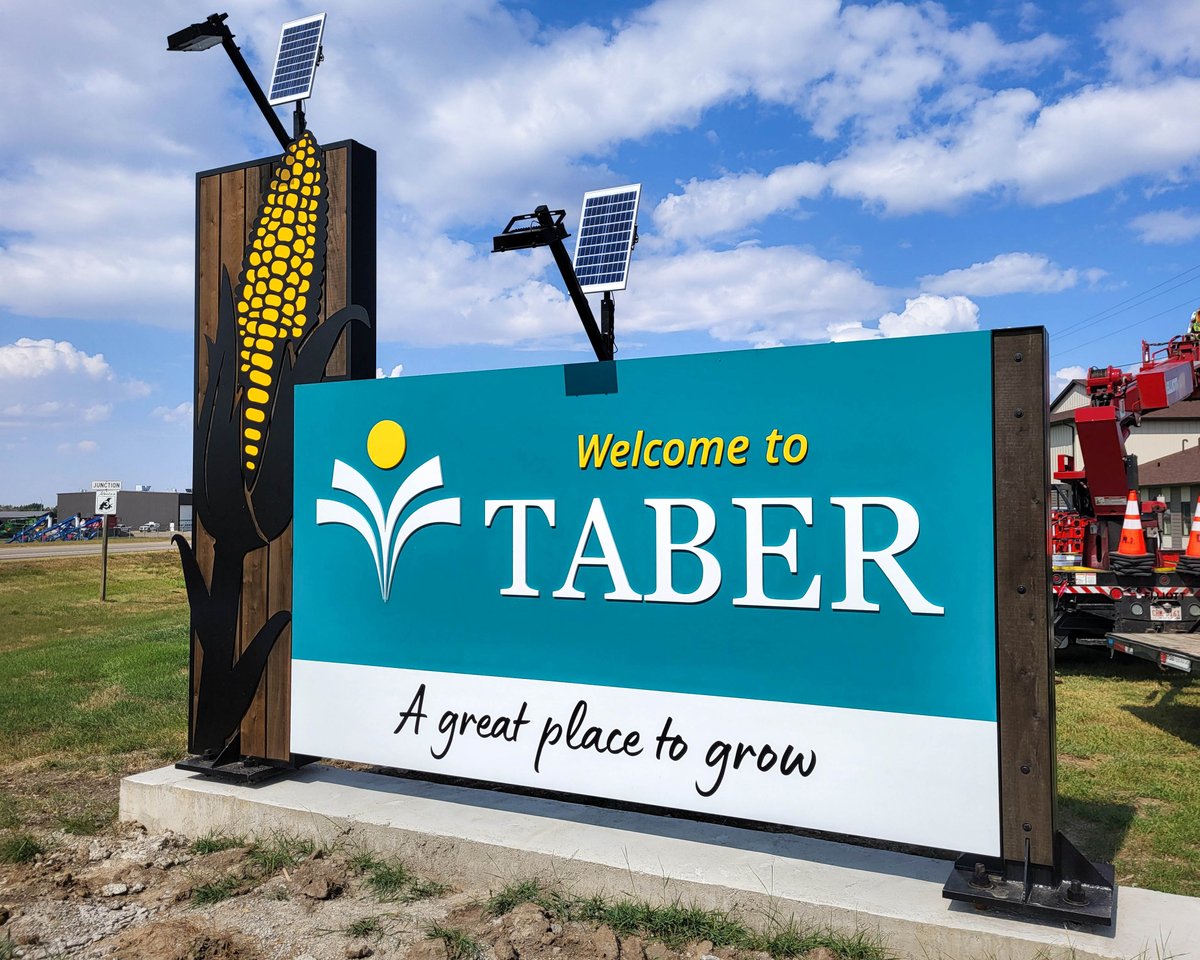 mediaresources's tweet image. It's always a pleasure to work alongside our amazing partners like Landmark Sign Ltd

This project in Taber, Alberta involved the removal, installation, and the addition of energy-efficient solar lights to Landmark Sign' beautiful signage! 

#signinstallation #signremoval #taber