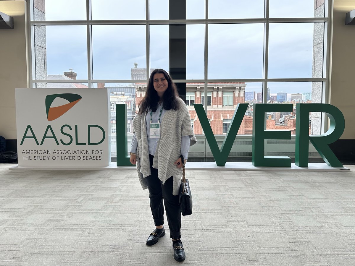 Here is one of our research associates at the <a href="/AASLDtweets/">AASLD</a> meeting from this past weekend! Boston was a blast!! #strongertogether