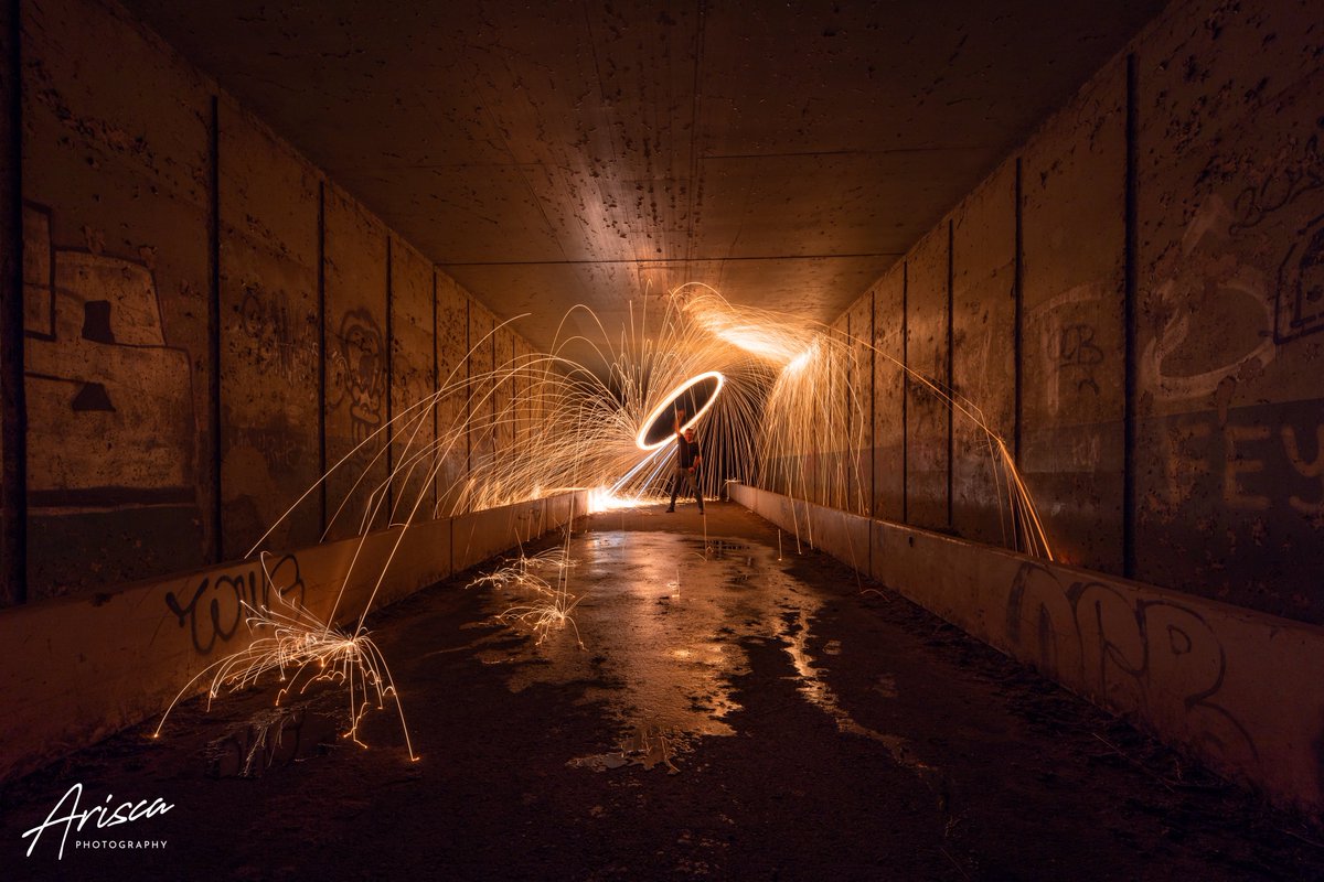 Ariscaa's tweet photo. We slingeren het weekend in ☄️🔥
#lightpaint #photography #weekend https://t.co/nTUIKxSpfz