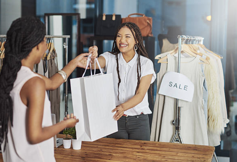 HbcuCdacOMM's tweet photo. College students! Check out our holiday #budgeting guide to sleigh your expenses while keeping the festive spirit alive. Make the most of the holidays without getting into #debt! https://t.co/0H2JjTqGtt #OurMoneyMatters, #LaResePurnell https://t.co/ElS5VueXJZ