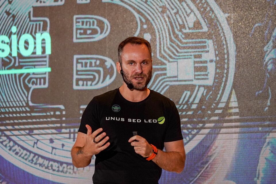 ICODrops's tweet photo. .@tether plans to become a $BTC miner and will invest $500 million over 6 months to build its own facilities in three countries.

https://t.co/rMo28iBC1G https://t.co/8DjNsR0ttG