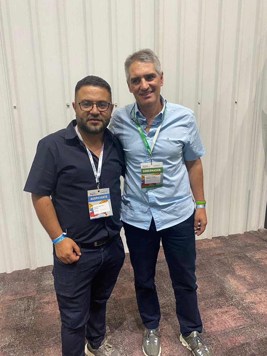 asointermedias's tweet photo. Hoy nuestro director @OspinaSanti se reunió con el Gobernador electo de #Antioquia @AndresJRendonC. Durante el encuentro, dialogaron sobre la propuesta de autonomía fiscal de los territorios y acordaron trabajar de manera articulada desde la institucionalidad con las #CiudadesIntermedias de la región Andina.