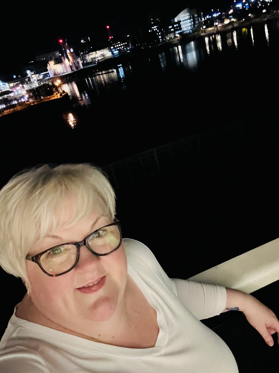kathygrvs's tweet photo. Day 1 #BICS2023 @aliljones1 poster presentations of the great work around induction of labour and birth reflections #proud @hywel @RayaniMandy @CNOWales @RcmWales @JulieRCMWales and of course not too shabby accommodation ☺️ https://t.co/mEtxuukMvZ
