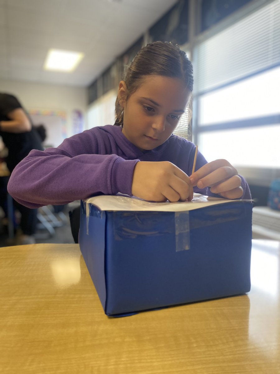 KiraLMadison's tweet photo. We had such a great time doing the sound box lesson for ocean floor! Thank you @AngelaRyan_VB for creating such a fun, explorative lesso! @bfw_elem @vbschools @VBTitleI @TeriBreaux https://t.co/3cYC59PDsf