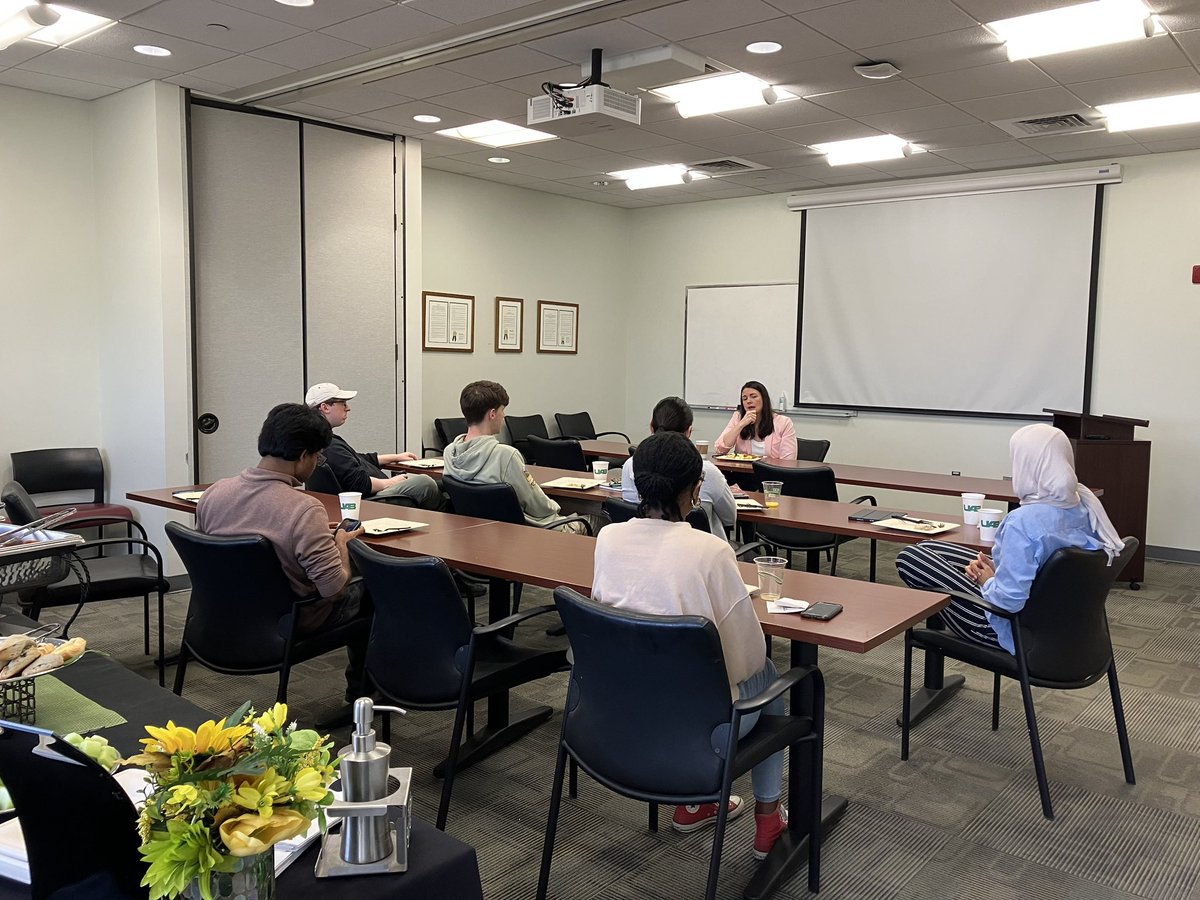 UABDiabetes's tweet photo. We’re pleased to host Dr. Rebecca Haeusler from @nbdiabetes at @Columbia! She spoke with our trainees and also led the Diabetes Plenary Lecture. #diabetes #research https://t.co/Fzc0PVJzxl