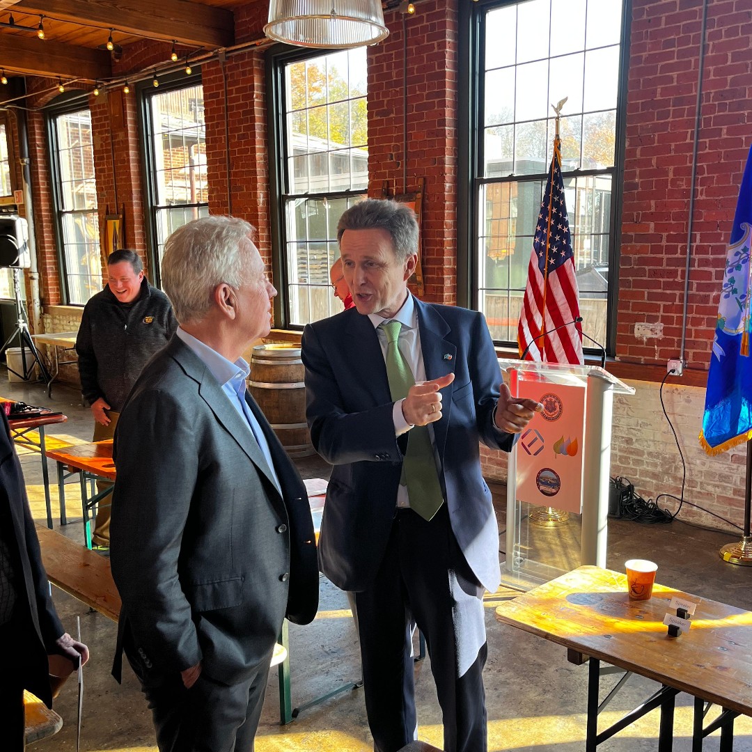 Avangrid's tweet photo. Our CEO Pedro Azagra joined @FuelCell_Energy &amp; @GovNedLamont today at FuelCell Energy's ribbon-cutting on one of the U.S.’s largest fuel cells, in the heart of our subsidiary UI's service territory. We're proud to help unveil technology that advances CT's path to sustainability! https://t.co/ECYDVgQijB