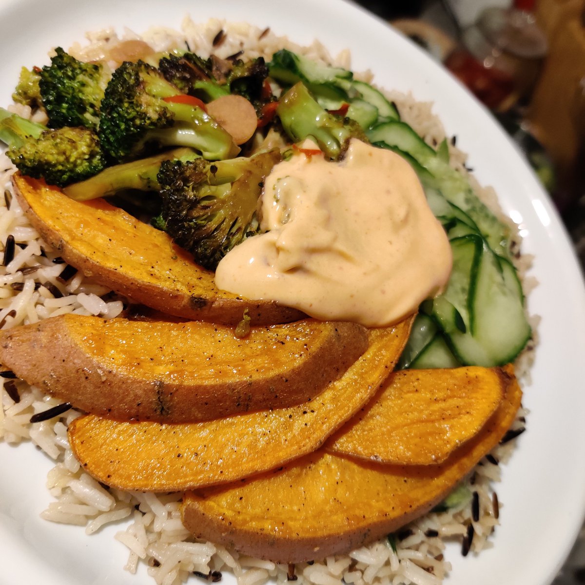 Warmyone's tweet photo. wild rice with spicy broccoli https://t.co/RGABuV2b9E