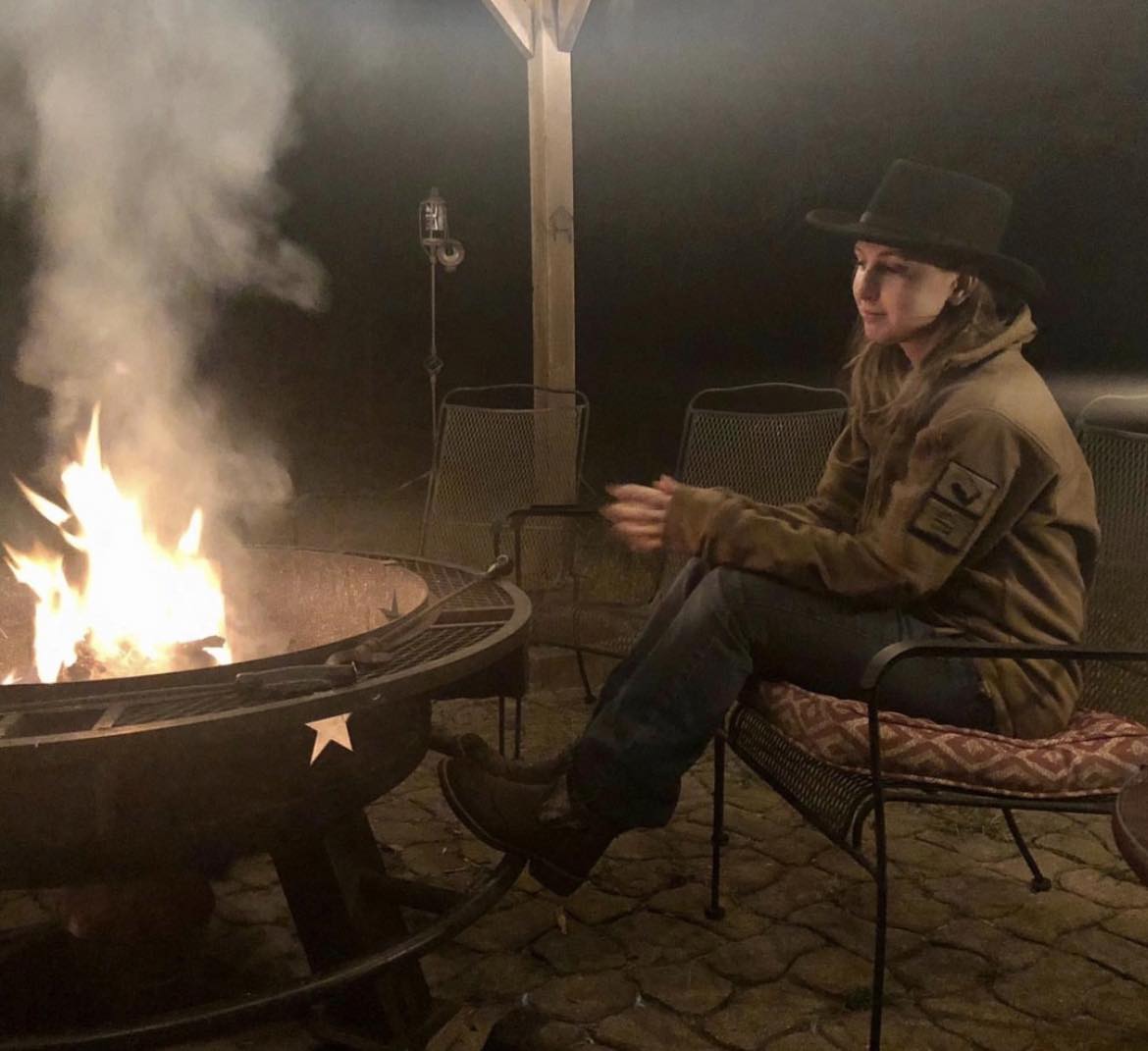JessHill2017's tweet photo. I’m not a huge fan of cold weather, but there are two things I love about a little chill in the air;

1. The deer start moving 🦌 
2. We get to light the fire pit at deer camp 🔥  

It’s the little things, y’all ❤️  #outdoors 

#hunting #fall #reelcamogirl #earnyourwild https://t.co/njQ8Lqc1wh