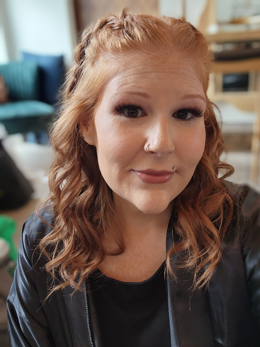 KrissyNliam's tweet photo. Just 'cause. #onyibooutsider #WeOutSide #makeupdid #hairdid #mamaoutsider #Igbowife #babymama #feltpretty #postpartum https://t.co/ss99jzKqBc