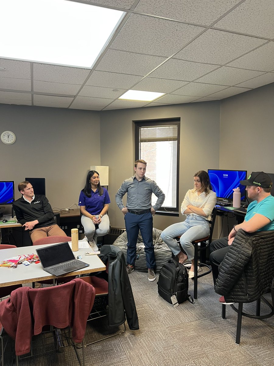Center4ERP's tweet photo. Aparna and Dallas from @Accenture break down @SAP systems for Meet-and-Greet guests in the @Center4ERP #techtalk https://t.co/q8kNGx64Ri
