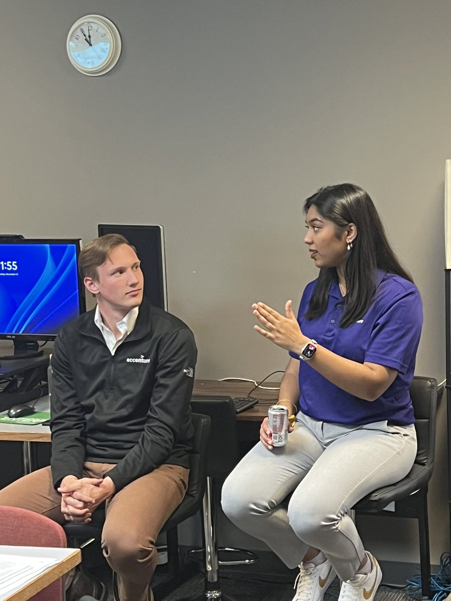 Center4ERP's tweet photo. Aparna and Dallas from @Accenture break down @SAP systems for Meet-and-Greet guests in the @Center4ERP #techtalk https://t.co/q8kNGx64Ri