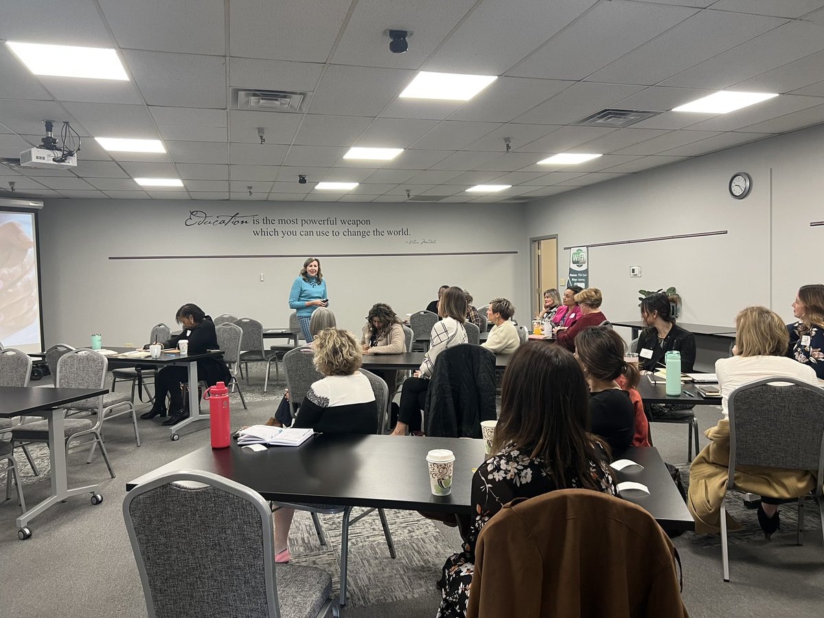 loriecristofaro's tweet photo. Outstanding morning workshop led by @jschwarzeteach for the #LadiesWhoLeadandLearn cohort.  Stories, reflection, &amp; application on leaning into personal leadership qualities during times of crisis.  Thanks @DrVeronicaShaw, @ChignoliMary, &amp; @HBrenczewski for helping to facilitate. https://t.co/CqPBr9Nz1u
