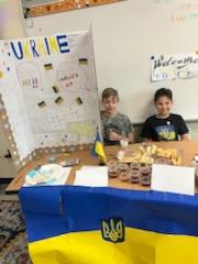 Today we got to celebrate our 5th grade world showcase!! Had an amazing time seeing all different countries.