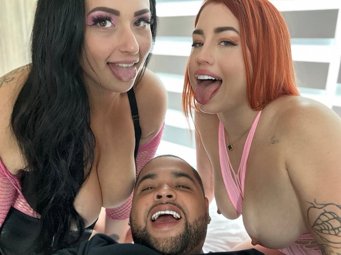 Wow Just Had A Real Sloppy Double Blowjob with @GenesisKissXXX  &amp; @honeybunny_BA  https://t.co/Ct9dfd6QPF<a href="/tag/mvsales"class="tags"><span>#mvsales</span></a>
