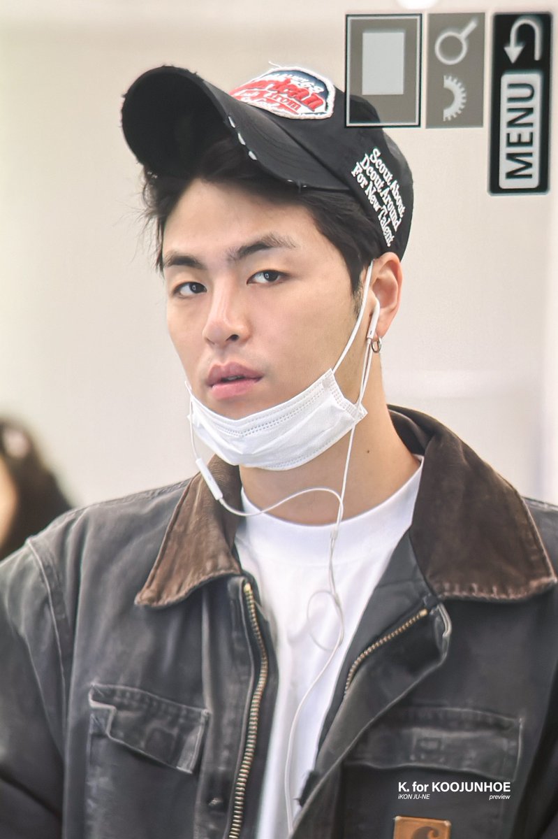 kforkoojunhoe's tweet photo. 231117 • ICN 출국 #준회 

오늘 잘 생겼잖아 ㅠㅠ 

#iKON #아이콘 #구준회
#JU_NE #ジュネ @JUNE_GOZARU_JP https://t.co/c4daZTvKdP