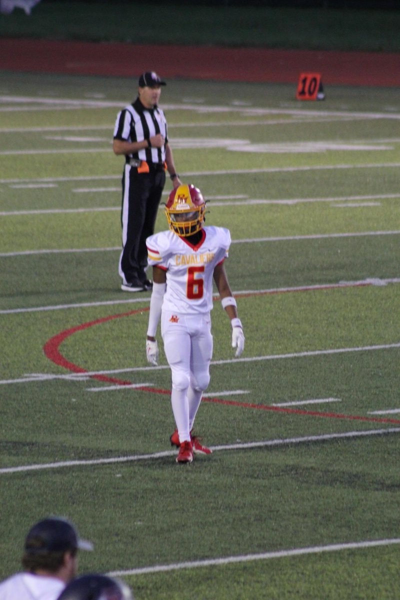 hudl.com/v/2MZhQ7 
 check out my senior Szn highlights 6️⃣ @adam_raby_1 @Coach_Pflug @PMCavsFootball ❤️💛