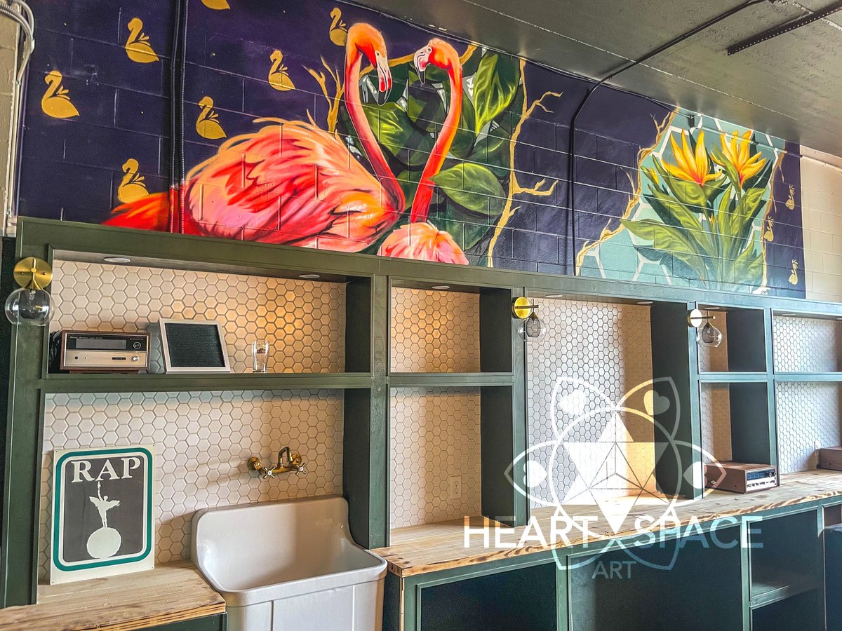 Heartspace murals turn your business into visual icon and geographic waypoint by capturing your communities attention over and over for years to come.
#theExperience #Riverside #Jacksonville #eventspace #mural #art #tropical #metalic #gold #icon