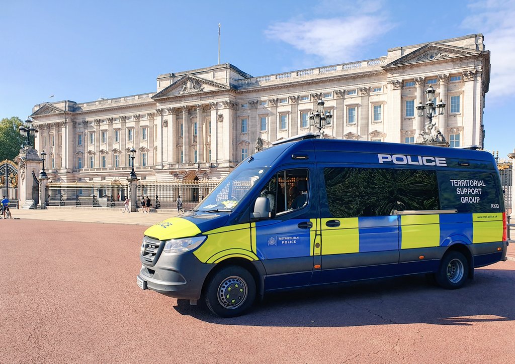 Remember, despite the negativity, there are 1000s of cops up and down the country doing the best to keep us safe. 

Only today, I had feedback about my team taking dangerous weapons off of the street &amp; that makes me proud. #U43