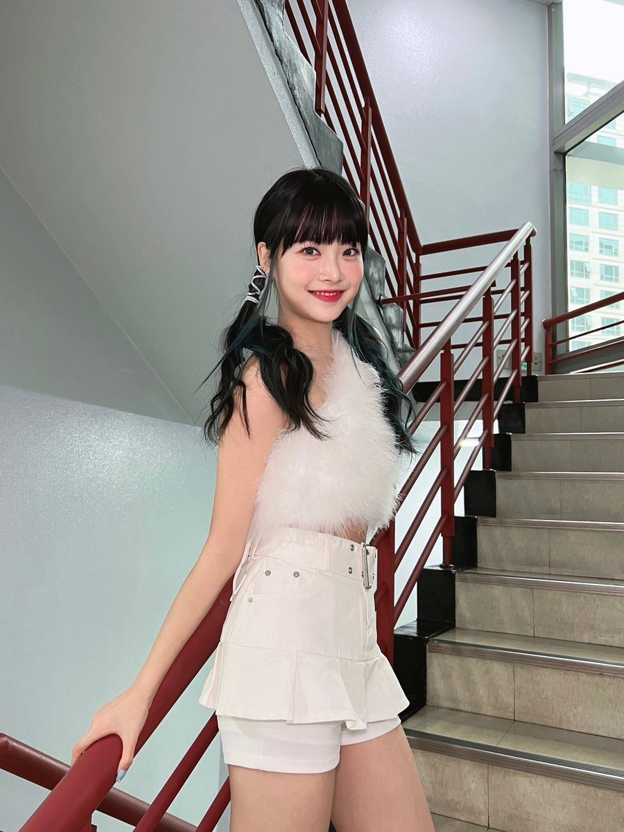 picseunchae's tweet image. a thread of eunchae being a talented girl 🫶