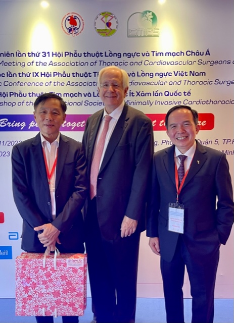 Thrilled to be attending the ISMICS Fall Workshop in collaboration with the Association of Thoracic and Cardiovascular Surgeons of Asia (ATCSA) in Vietnam. #aortaEd