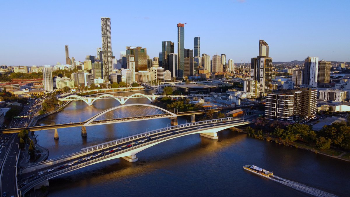 OTD 3 Years ago. The 5 bridges shot. #Brisbane #Queensland #Australia at #sunset #GoBetweenBridge #MerrivaleBridge #WilliamJollyBridge #KurilpaBridge #VictoriaBridge #drone #dronephotography #DroneHour #ThePhotoHour #djiair2s