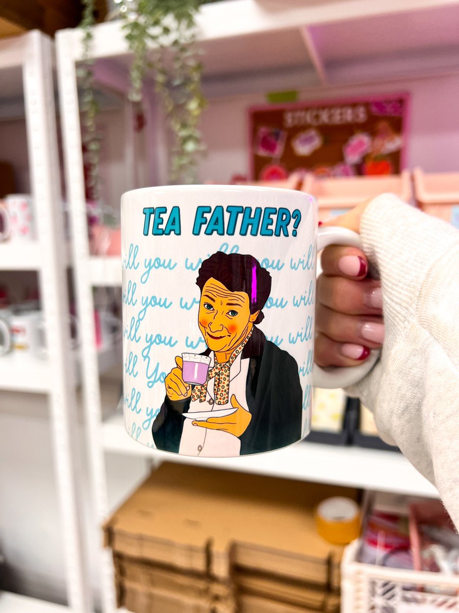 HowradStudios's tweet photo. Check out our funky mugs, perfect for gifting! We are a small Irish business based in Dublin 🩷 Shop Irish this Christmas 🍀🇮🇪 #giftguide #irishgiftguide #irishbrand #irishbusiness https://t.co/hrpJCaJywe