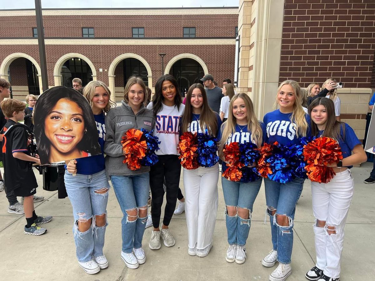 hallethompson08's tweet image. Headed to State!! Our team has worked so hard this season and we don’t want it to end… we want to finish what we started and see it through!! Let’s GO Grizzlies! Love this team so much! Let’s go make history!!! STATE BOUND!! #UILState #CCC #takeit