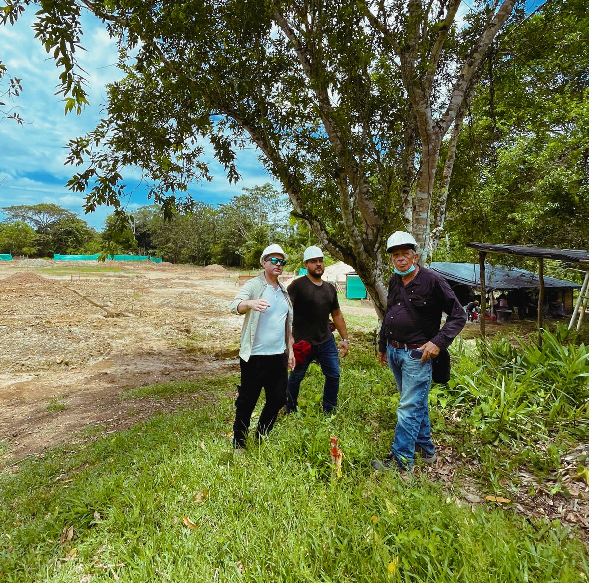adi_adiesp's tweet photo. Con la gobernación del Amazonas, hacemos realidad sueños en Puerto Nariño. 💡 Amazonas Desarrollo Inteligente invierte 13 mil millones en la construcción de la nueva sede de la Institución Educativa Técnico Agropecuaria José Celestino Mutis. 🏫✨ ¡Educación que brilla! 📚🚀 https://t.co/KL7qHFqJsL