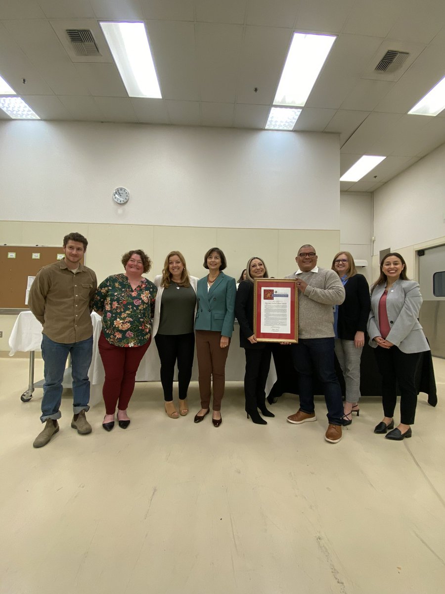 It was great to tour the @NatomasUSD Central Kitchen today, to recognize their award from @Ecoliteracy to implement #SchoolMealsForAll and their work with our regional farms to provide approximately 1.5 million fresh, nutritious meals a year.