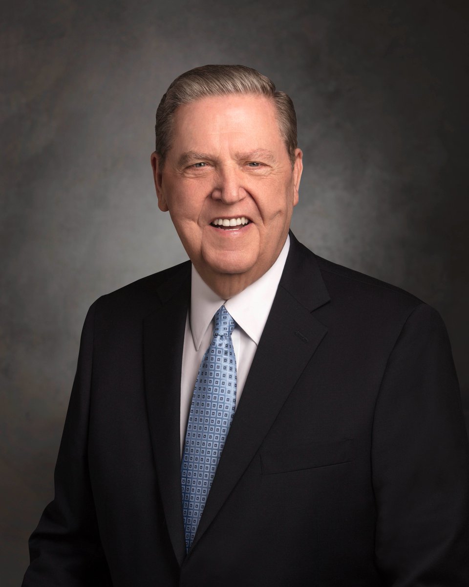 Ch_JesusChrist's tweet photo. Jeffrey R. Holland @HollandJeffreyR has been called to serve as Acting President of the Quorum of the Twelve Apostles. He received the official appointment and was set apart by President @NelsonRussellM on November 15, succeeding the late Acting President M. Russell Ballard.

https://t.co/r4pONgvv0U