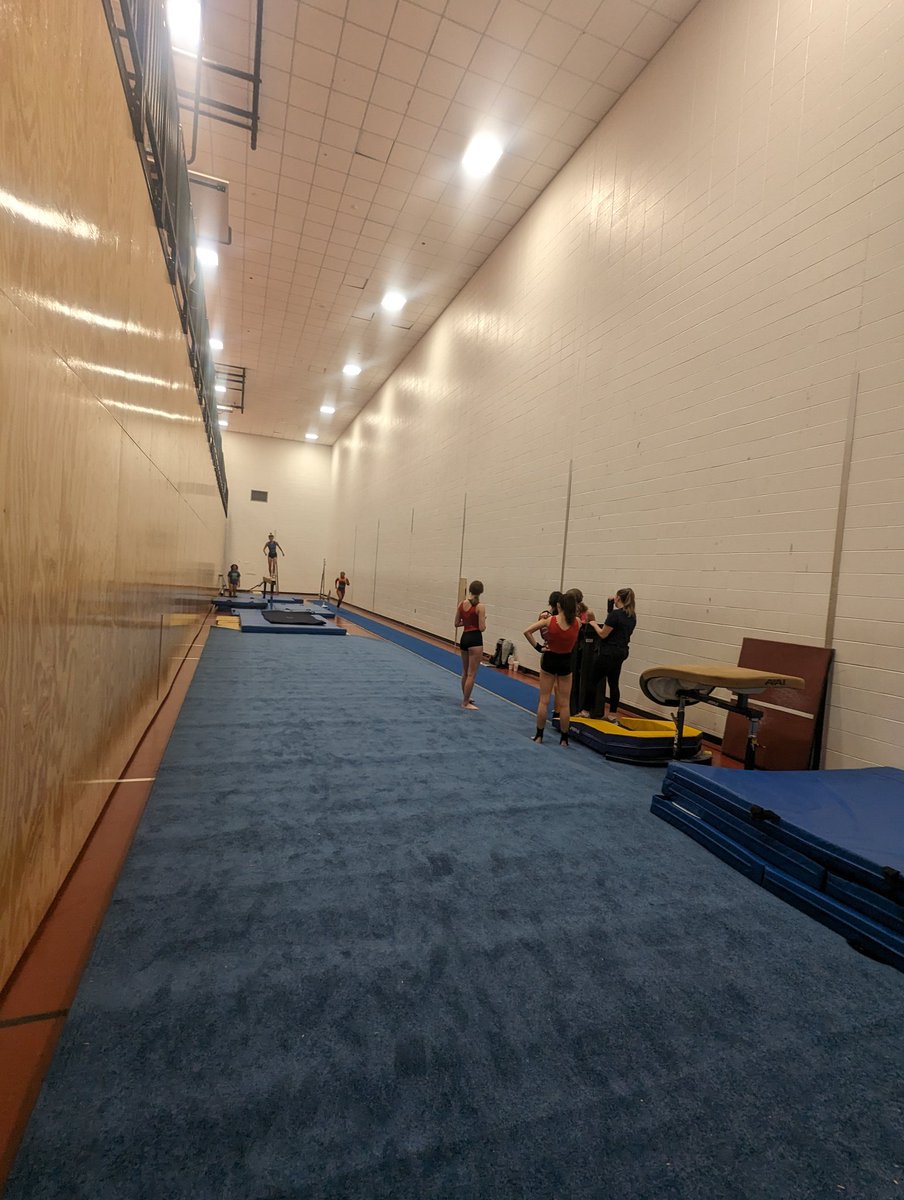 RHSRedDevils's tweet photo. RHS Gymnastics getting under way https://t.co/obQfwSsngv