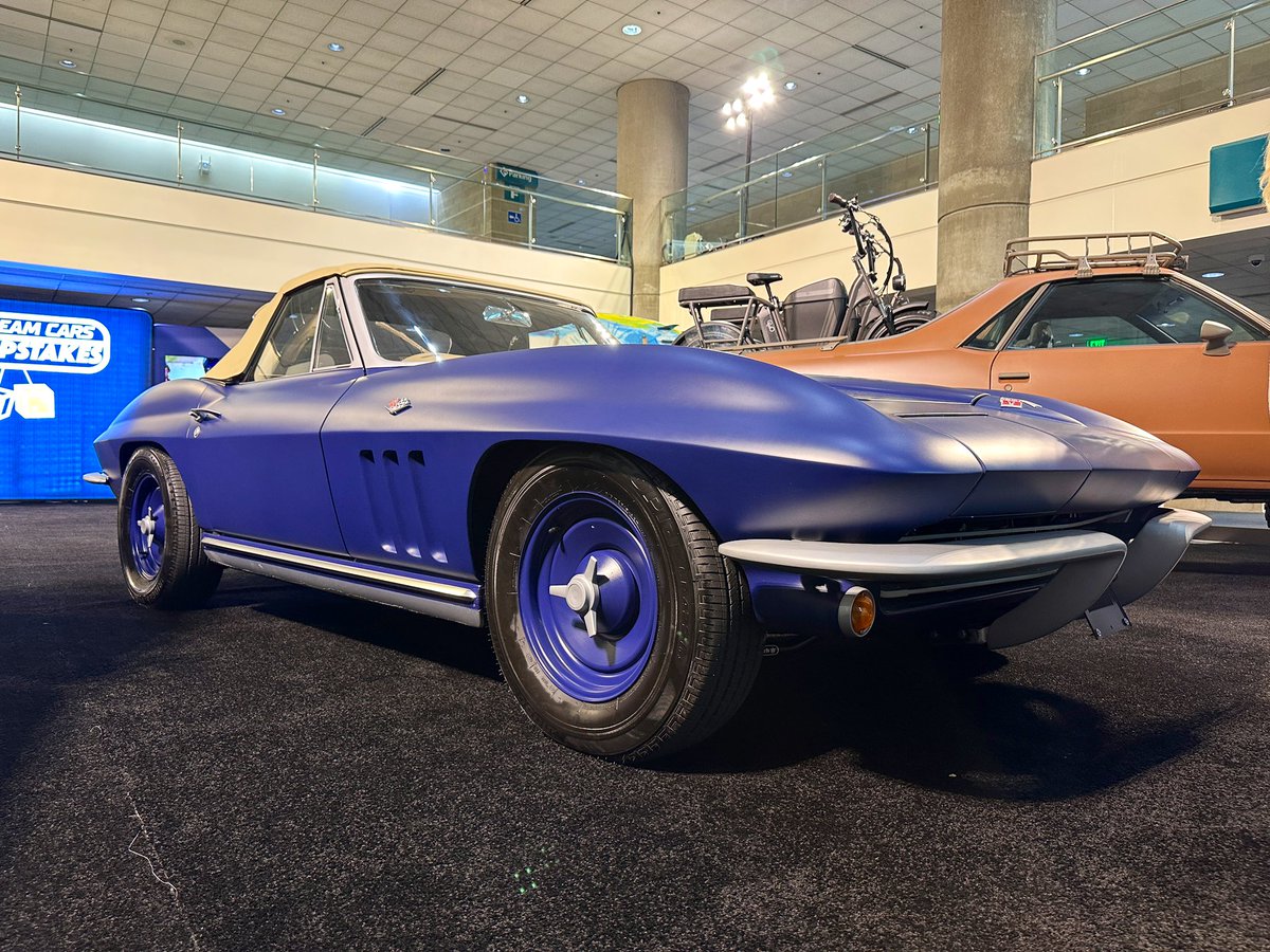 One of Robert Downey Jr’s EV conversion dream cars
1965 Chevrolet Corvette
#LAAutoShow2023
#LAAutoShow #AutoMobilityLA
#ALLROADSLA #LucidGravity