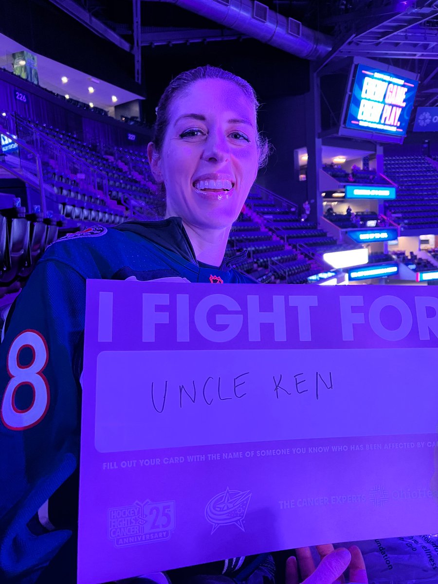 Nerrisa91's tweet photo. Happy hockey fights cancer night ❤️ #CBJ #HockeyFightsCancer #KeepMakingPlans https://t.co/Xj41MOLNMO