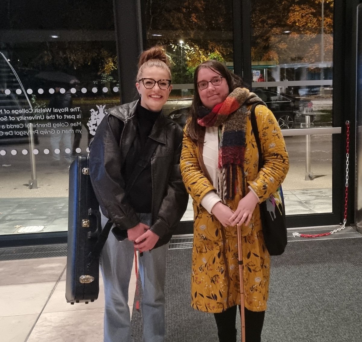 Super lucky to watch @sinfoniacymru and @JessGillamSax perform tonight.  But the icing on the cake was meeting the amazing saxophone player herself! What a dream! My inspiration! To play like her would be a dream! :D

#Music #Saxophone #JessGillam