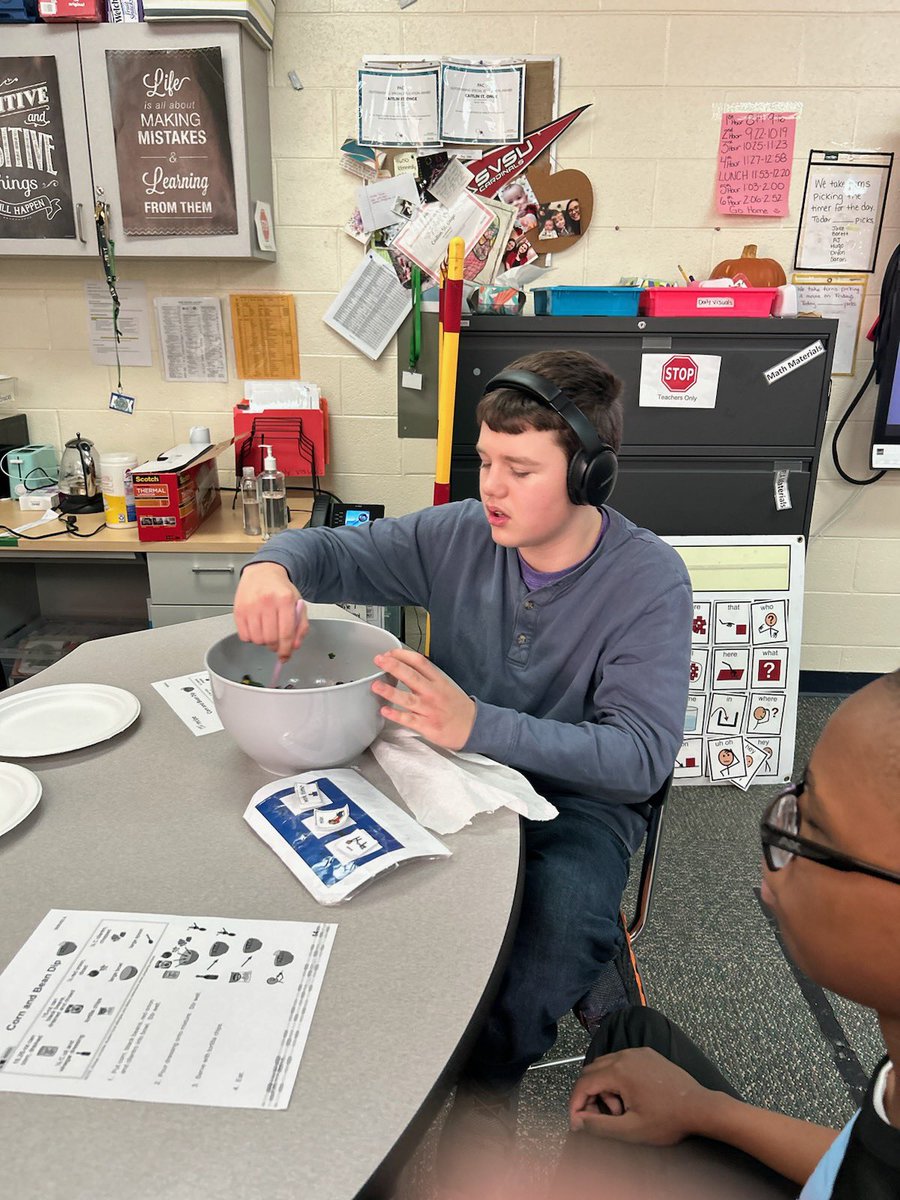 MrsStOnge's tweet photo. Todays N2Y recipe was a hit! The dip &amp; chips were gone by the end. #teachlovecoffee #lifeskills #cookingintheclassroom #n2yrecipe https://t.co/XIWScQAJqO