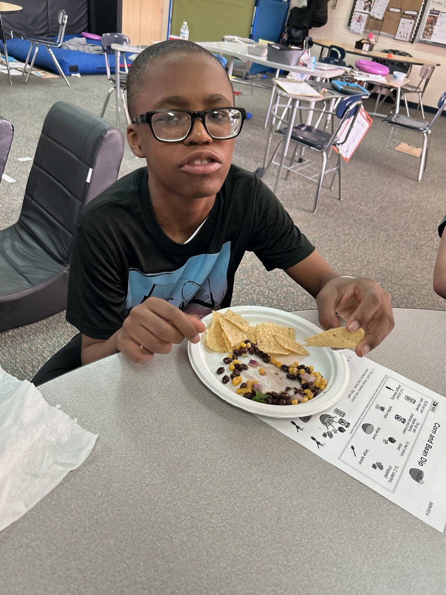 MrsStOnge's tweet photo. Todays N2Y recipe was a hit! The dip &amp; chips were gone by the end. #teachlovecoffee #lifeskills #cookingintheclassroom #n2yrecipe https://t.co/XIWScQAJqO