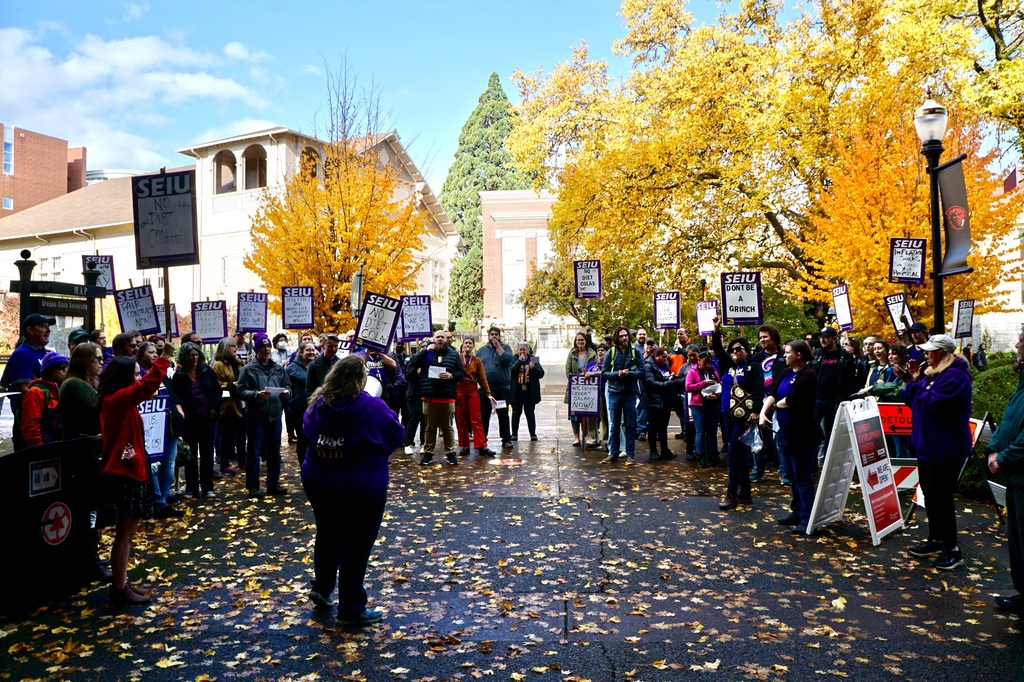 SEIULocal503's tweet photo. Last week SEIU members at Oregon State University rallied for a fair contract. Bargaining is underway for higher education workers across the state and we are united and determined to win! #wemakeoregonwork https://t.co/4DBjX6JeAE