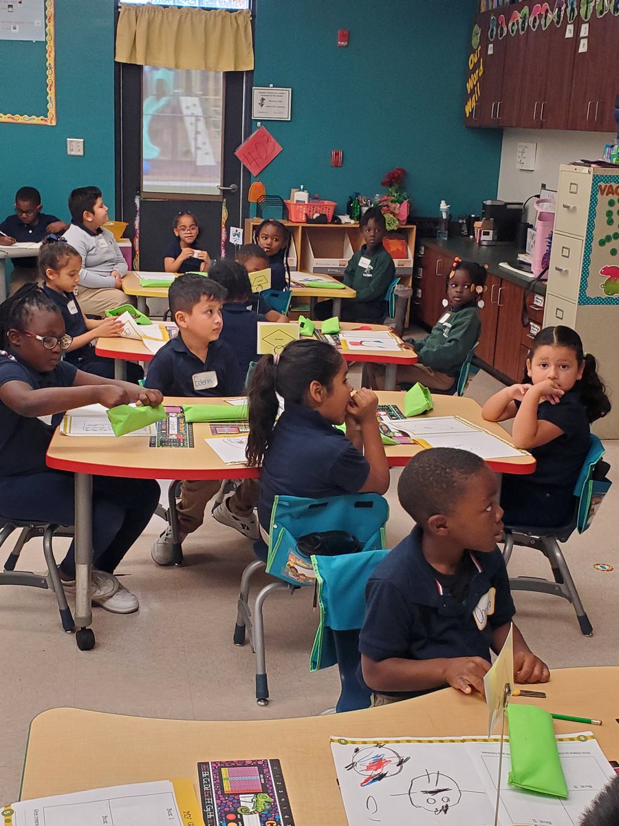 KBGeckos's tweet photo. JA visited our kindergarten classrooms this morning! Never too young to start building that financial intelligence!! @CCSDConnects @WBGoodwinGators https://t.co/0GPzhinkxW