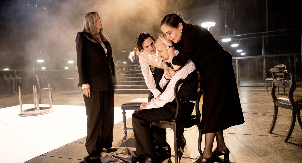 ladislaspolski's tweet photo. #Tartuffe au @theatreanthea.
350 ans après, saisissantes puissance et modernité du texte de #Molière contre l’obscurantisme et la bigoterie
#géniefeançais @ComedieFr #DanielBenoin #DenisPodalydès https://t.co/s6sDvToIUg
