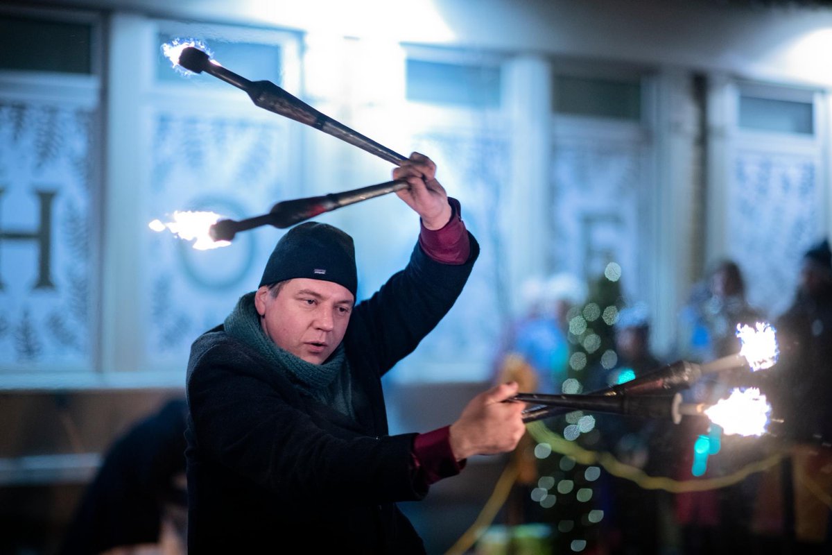 StellasCircle's tweet photo. 🔥 It's not #LightUpHope without our amazing fire performers 🔥 The St. John's Juggling Club are back!
See them live on #GivingTuesday, November 28 at the Bonaventure Community Garden as they help us light up HOPE ✨
https://t.co/nU4En1oMNZ https://t.co/yKosVru5Yl
