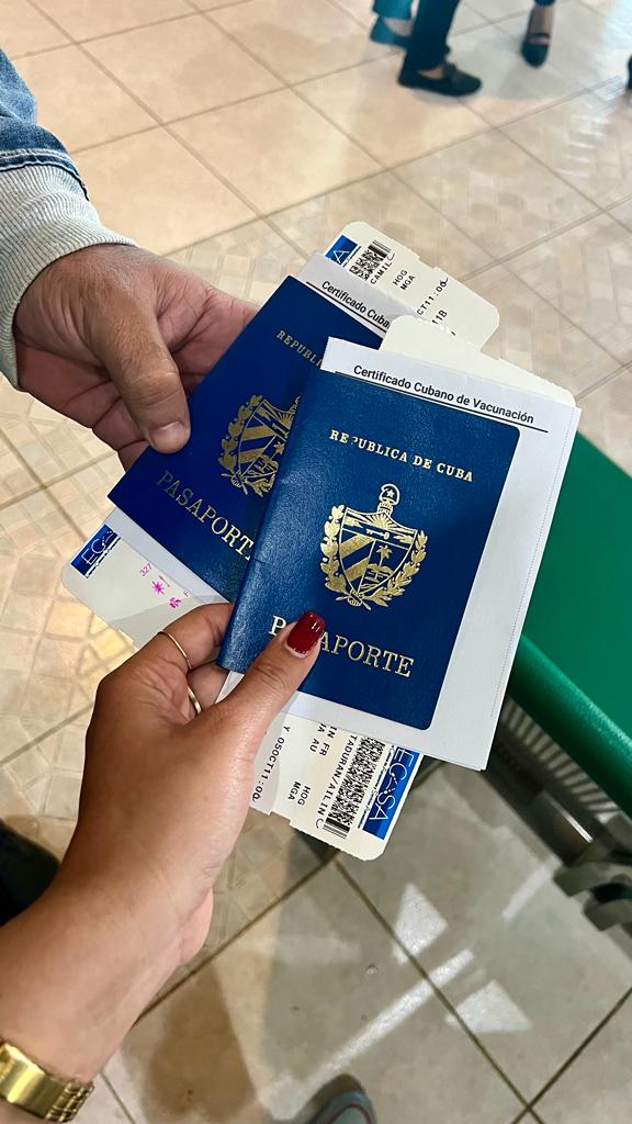 Hubiera querido decirlo antes, despedirme con un "bai" o improvisar un verso. Pero aún fuera, estaba lo que todo migrante teme: una deportación.

Hoy después de un mes larguísimo, nos encontramos solo a unas horas de nuestro destino, más que adiós, queremos decirles ¡Gracias!