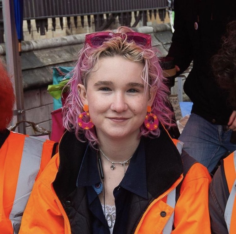 jdpoc's tweet image. Phoebe Plummer, 22, given 6 months jail for protesting against new oil and gas.

One of six Just Stop Oil supporters imprisoned in the last 14 days.

There’s your ‘two tier policing’.