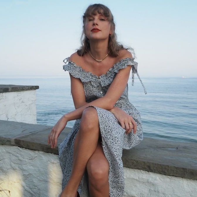 TheSwiftSociety's tweet photo. 📰| A @TaylorSwift13 themed cruise will set sail next year 🛳️ 

— Includes friendship bracelet swapping sessions and trivia games. https://t.co/Uo2AL66sG2