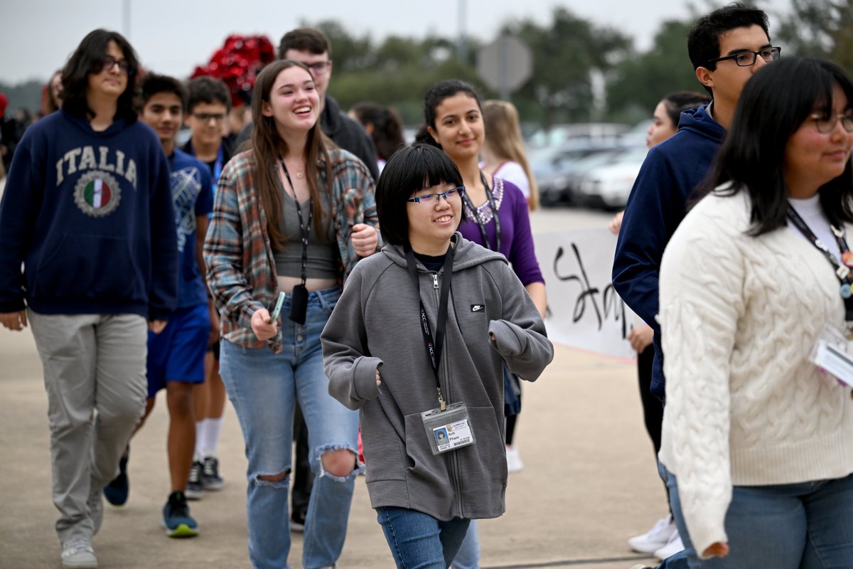 LeanderISD's tweet photo. We're still over the moon from receiving @CollegeBoard's AP District of the Year recognition earlier today!

We've posted a full write-up and set of photos from the celebration.

📝: https://t.co/TuvQIAVwyn
📷: https://t.co/hufntRjGtN

#1LISD #NoPlaceLikeLISD https://t.co/zdUylTXSi1