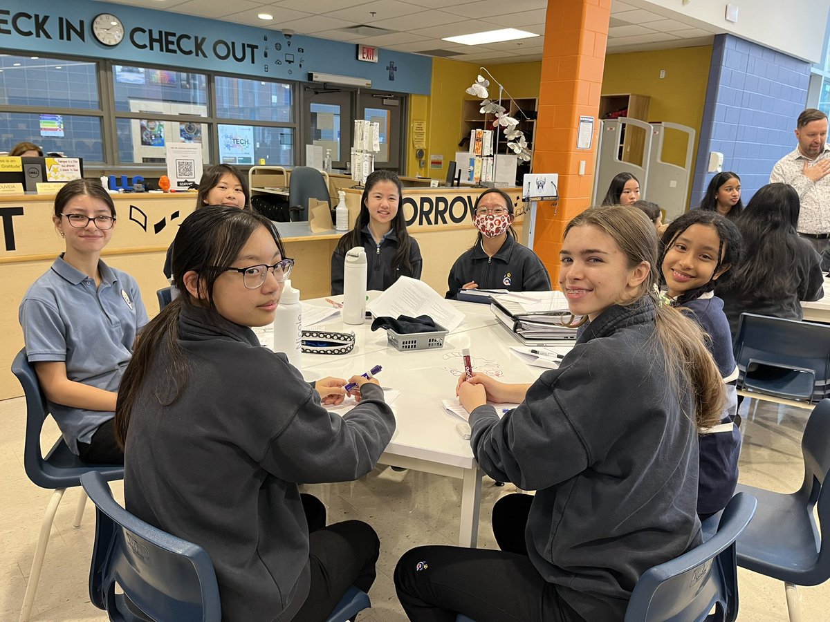 MsLuongoOLQW's tweet photo. What an incredible week! 
AP Capstone students worked through a mock PT1 and absolutely exceeded my expectations! Well done 👍🏻@OLQWCA @YCDSB @OLQWLLC @JohnRHeinrich https://t.co/PBIyc3gj4i