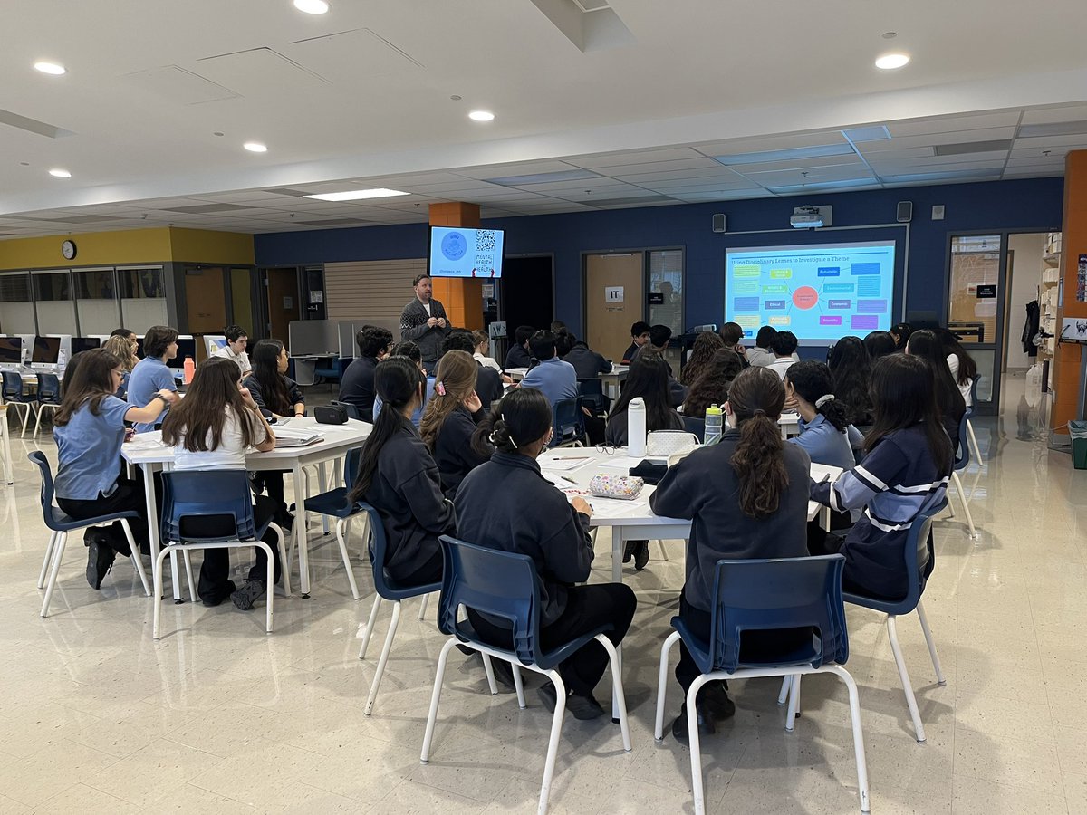 MsLuongoOLQW's tweet photo. What an incredible week! 
AP Capstone students worked through a mock PT1 and absolutely exceeded my expectations! Well done 👍🏻@OLQWCA @YCDSB @OLQWLLC @JohnRHeinrich https://t.co/PBIyc3gj4i