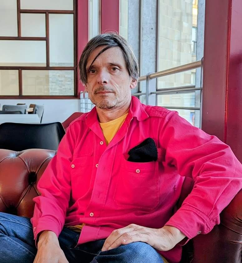 🏆"The Holy Grail of folk performance documentation..."🏆

Who are we to argue with Turner Prize-winner <a href="/jeremydeller/">jeremy deller</a>'s take on The Doc Rowe Archive and Collection?

Thank you Jeremy, and all who've donated, shared &amp; encouraged;

17 hours left now...!

crowdfunder.co.uk/p/docrowe