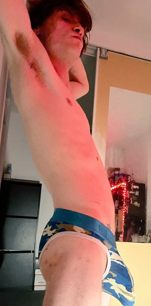 cgg1994's tweet photo. Long dick boy problem lol 🤣 https://t.co/YvJZeQ3tty