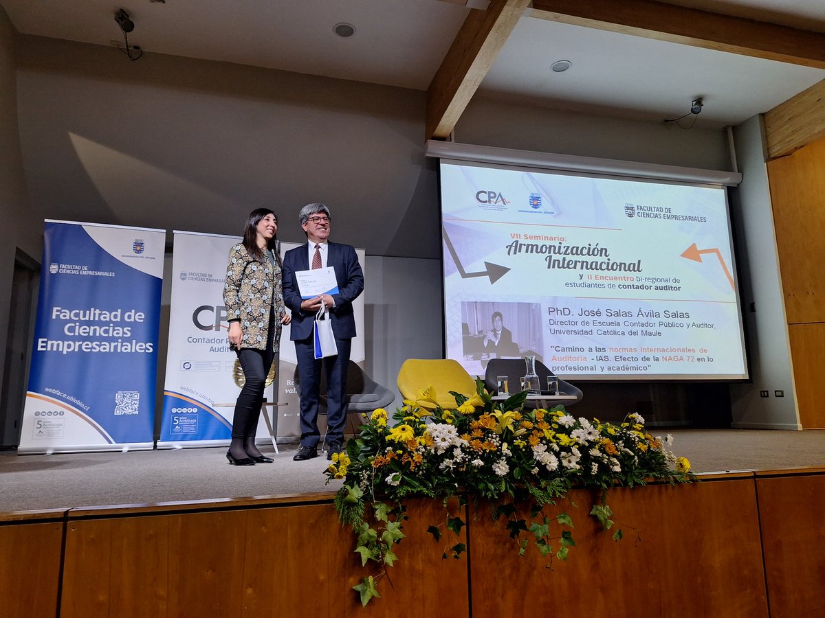 fmorales_ubb's tweet photo. Con gran marco de público, estudiantes de auditoria y egresados, auditores de firmas reunidos en nuestro 7mo seminario de armonizacion internacional y 2do encuentro biregionl de estudiantes, en #ubiobio https://t.co/kj90bIVIfF